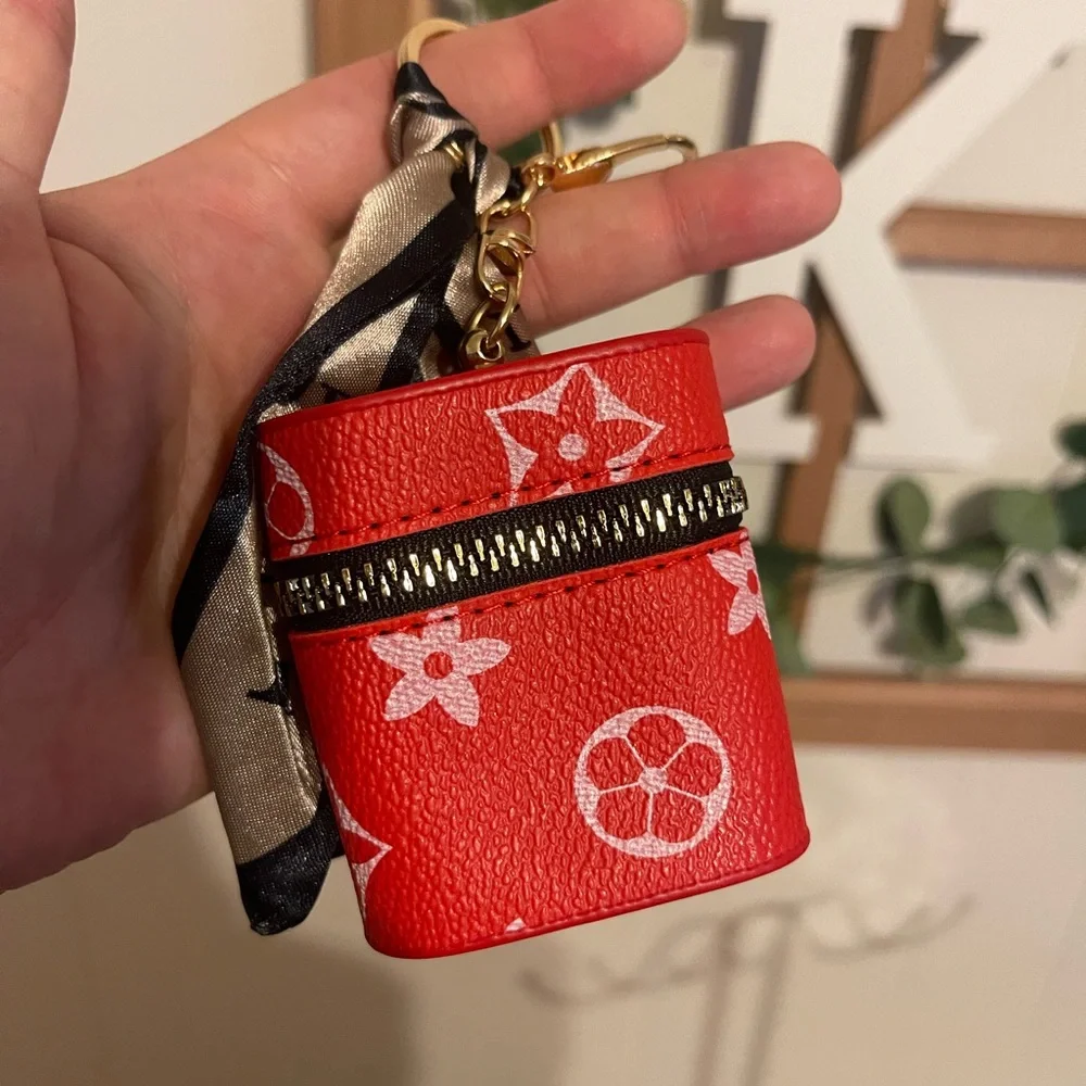 High Quality Fashion Air Pod Case Holder Keychain - Picture 4 of 5